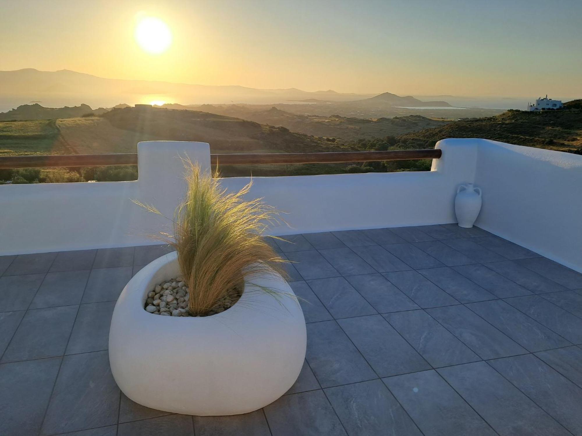 Ariadne'S Crown Luxury Suites With Private Pool Vívlos Buitenkant foto
