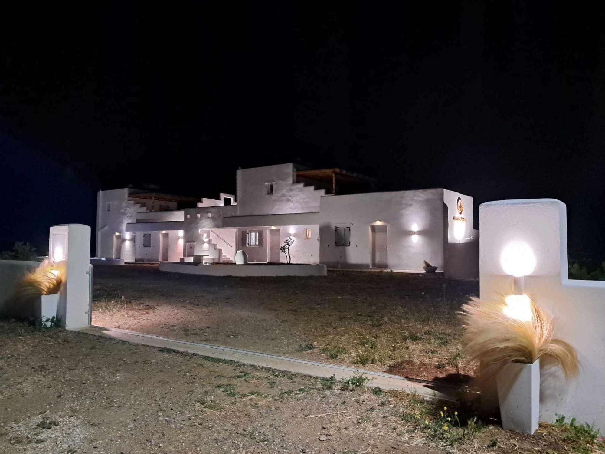 Ariadne'S Crown Luxury Suites With Private Pool Vívlos Buitenkant foto